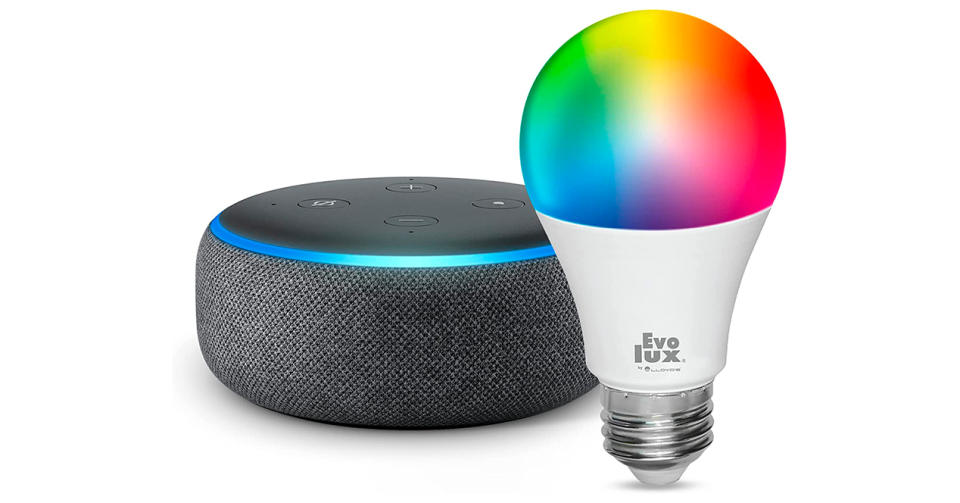 Pack ahorro del Echo dot con el foco de color de Lloyds - Imagen: Amazon México