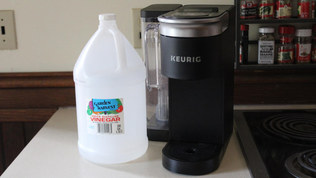  How to descale a Keurig coffee maker with white vinegar. 