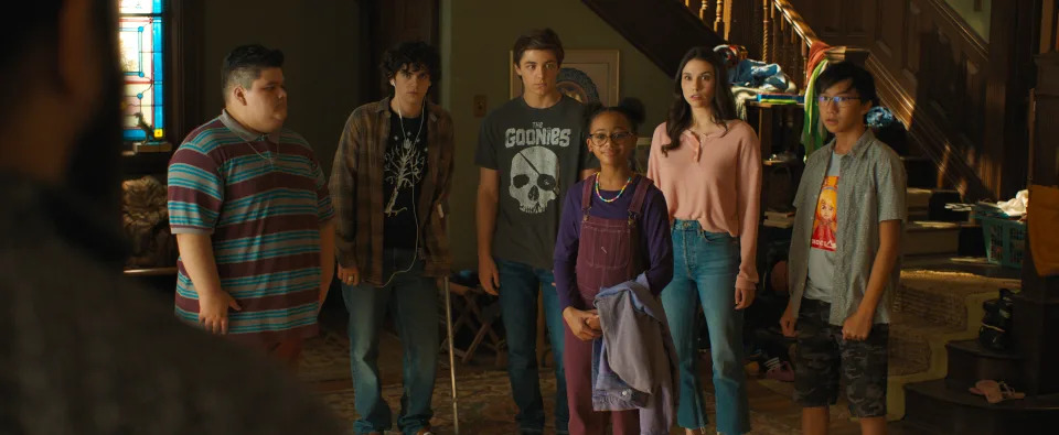 (L-r) JOVAN ARMAND as Pedro Pena, JACK DYLAN GRAZER as Freddy Freeman, ASHER ANGEL as Billy Batson, FAITHE HERMAN as Darla Dudley, GRACE CAROLINE CURREY as Mary Bromfield and IAN CHEN as Eugene Choi in New Line Cinema’s action adventure “SHAZAM! FURY OF THE GODS,” a Warner Bros. Pictures release.
