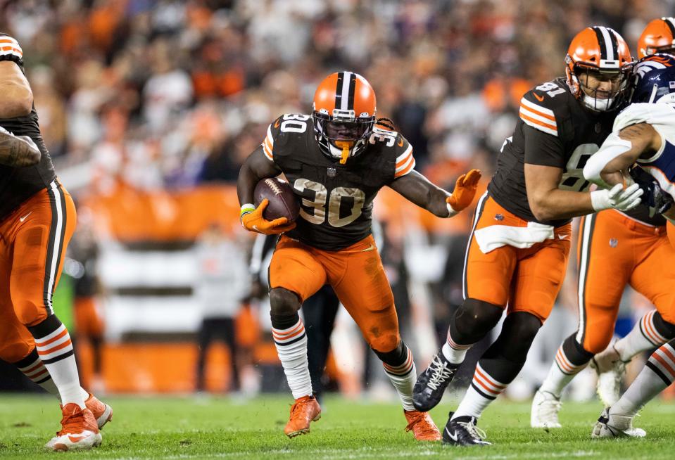 Cleveland Browns running back D'Ernest Johnson (30) could have to carry a heavy load this week.