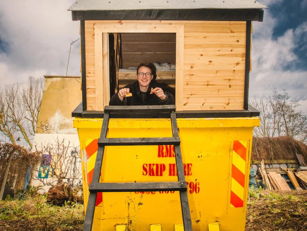 A picture of the tiny house.