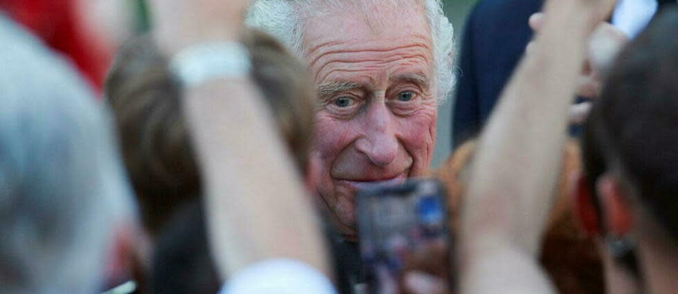 Charles III a terminé sa tournée de Grande-Bretagne. Il se prépare maintenant aux funérailles de sa mère, Elizabeth II, prévues lundi.  - Credit:ADRIAN DENNIS / AFP