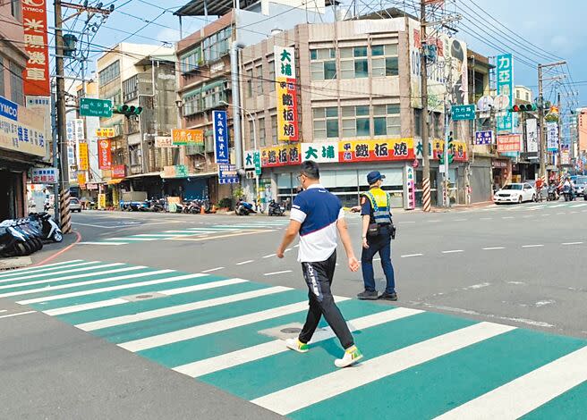 中華大學區域運輸發展研究中心主任羅仕京表示，台灣法規漏洞、道安教育薄弱，導致事故頻傳。（賴佑維攝）