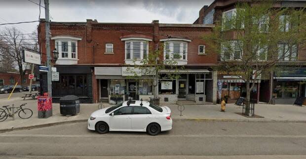 CafeTO has approved an outdoor dining space for Barque Smokehouse in a parking curb on Roncesvalles Avenue. Owner David Neinstein says the patio is too far from his restaurant and blocks a number of storefronts. 