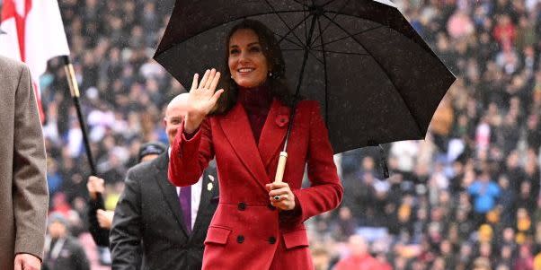 kate middleton red outfit rugby match