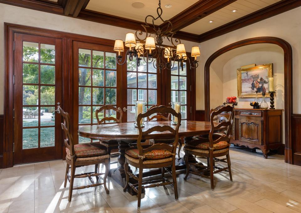 <p>You can almost picture all the Ewings sitting around this table for dinner. (Allie Beth Allman & Associates) </p>