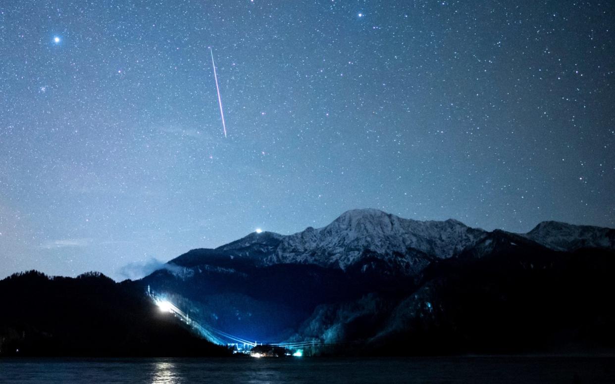 Geminid meteor stream shower december uk 2022 how to watch peak key dates - Matthias Balk/dpa