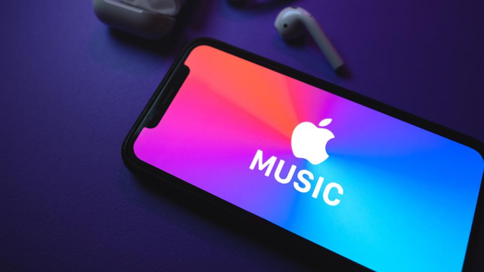 Apple Music vs. Spotify: Lossless Apple Music