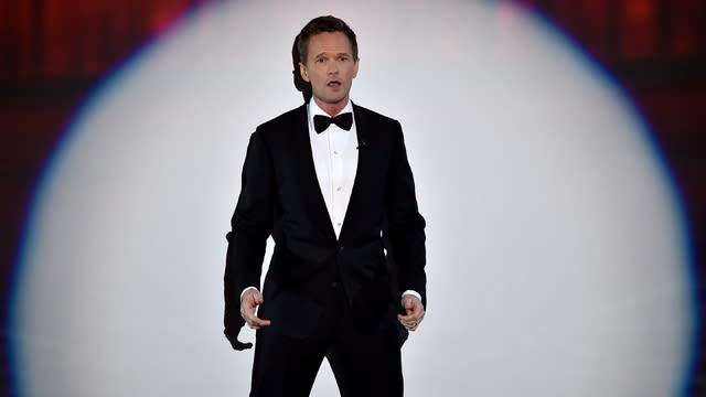 Neil Patrick Harris opens the 2015 Oscars
