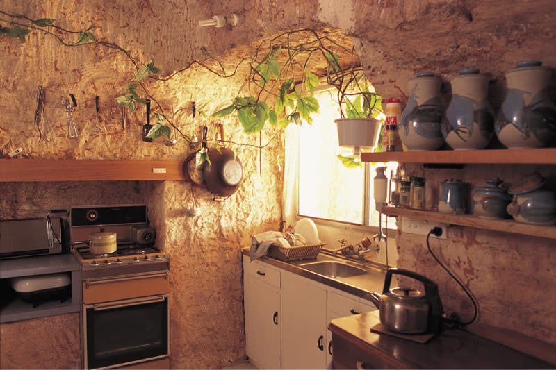 Increíble. Para producir la ventilación natural, existen varios ejes de aire. Sin embargo, no existe el alcantarillado subterráneo en este pueblo, por lo cual la cocina y los baños se construyen en la parte superior de cada vivienda. Foto: Facebook.com/Coober-Pedy-941065205920317/