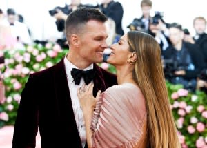 Tom Brady Gushes Over His Sunshine Gisele Bundchen Her 40th Birthday