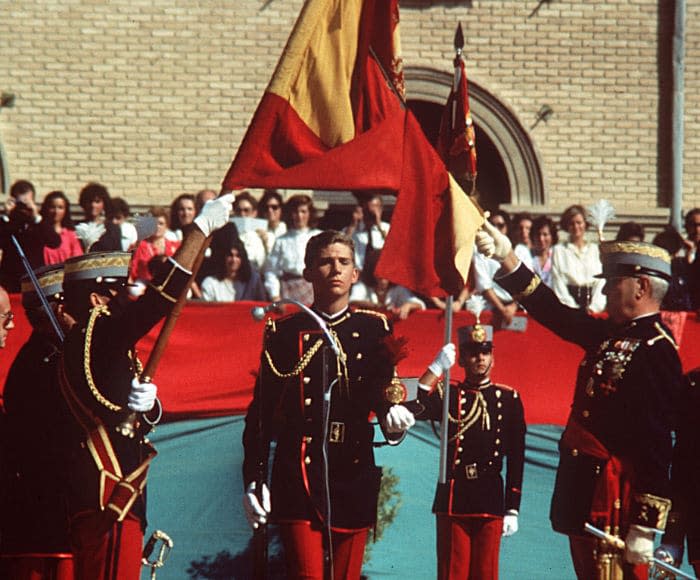 Don Felipe en su jura de bandera