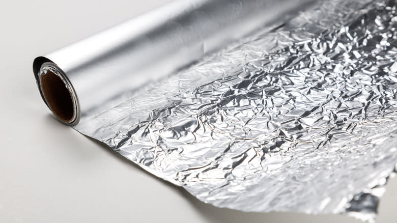Crinkled aluminum foil