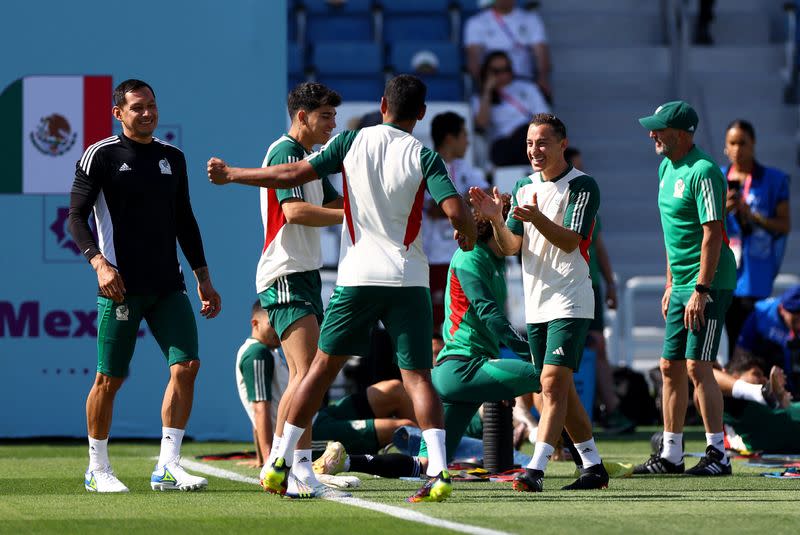 Foto del martes de los futbolistas de Mexico Andres Guardado y Kevin Alvarez durante el entrenamiento