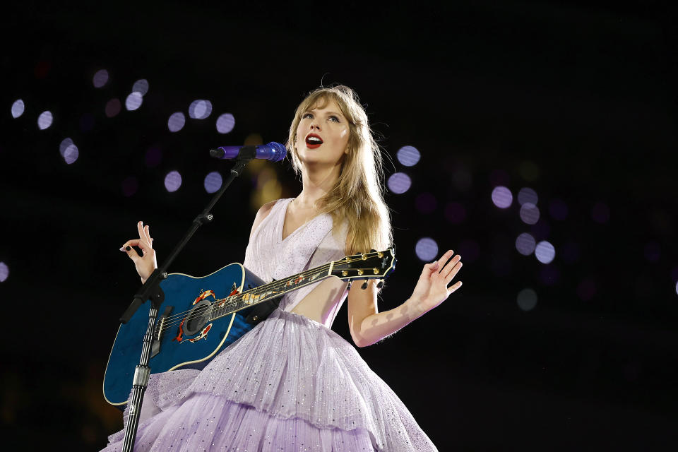 INGLEWOOD, CALIFORNIA - AUGUST 03: EDITORIAL USE ONLY. Taylor Swift performs onstage during 