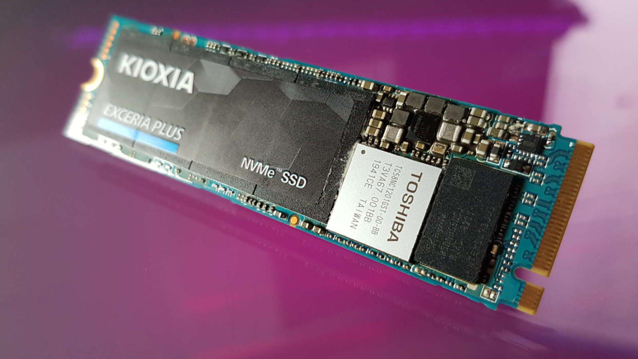  Kioxia Exceria Plus SSD. 