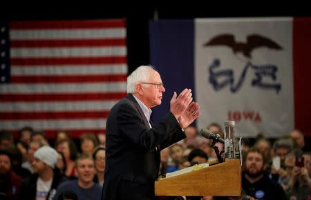US Democratic presidential candidate Bernie Sanders speaks at a campaign rally in Waterloo, Iowa January 31, 2015. REUTER/Carlos Barria
