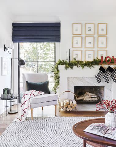 <p><a href="https://stylebyemilyhenderson.com/blog/target-refined-traditional-holiday-look-christmas-decorating-ideas" data-component="link" data-source="inlineLink" data-type="externalLink" data-ordinal="1">Emily Henderson Design</a> / Photo by Sara Ligorria-Tramp</p>