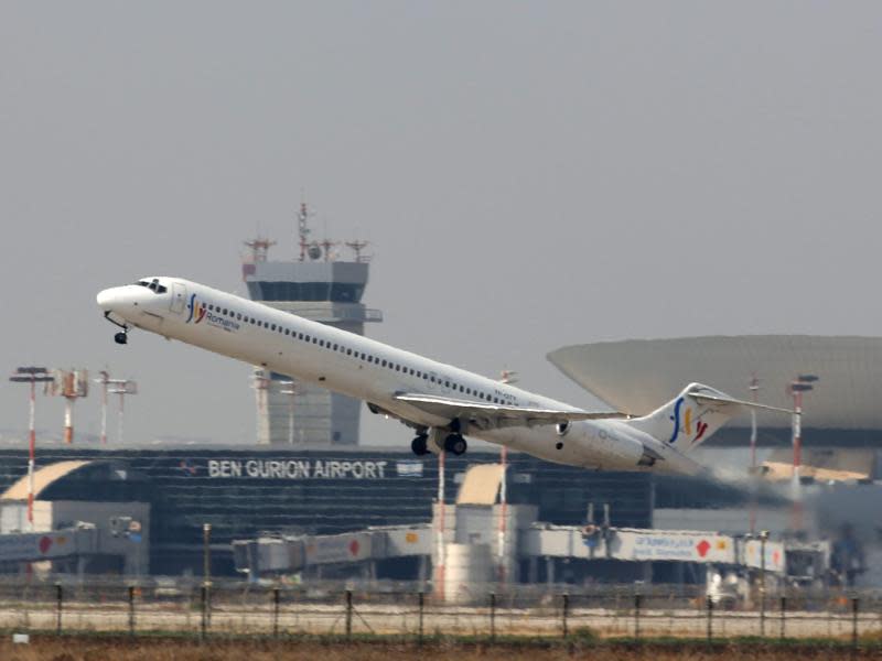 US-Airlines dürfen den Flughafen Tel Aviv wieder anfliegen. Die Gefechte im Gazastreifen dauern jedoch an, die Zahl der Toten steigt weiter. Jetzt wird wieder über eine humanitäre Feuerpause gesprochen. Foto: Abir Sultan