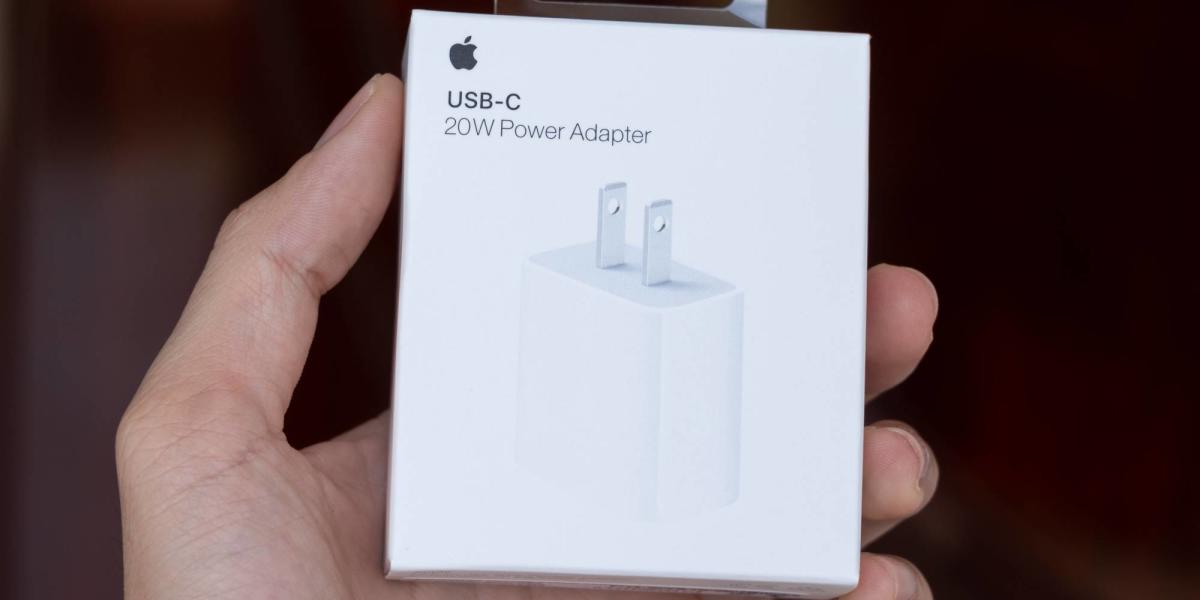 Es oficial, el cargador USB-C será obligatorio para todos. Apple