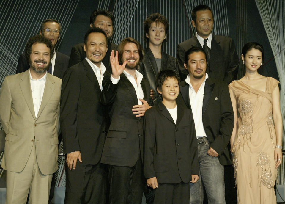 《末代武士》劇組當年出席東京首映。（圖／Getty）