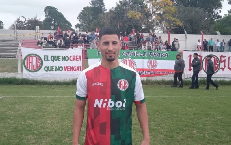 Walter Domínguez, con la camiseta de Juventud Soriano