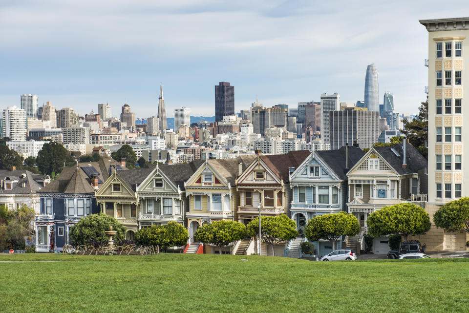 Un trabajador del sector servicios cualificado requeriría igualmente de seis años de su sueldo para comprarse una casa de 60 metros en el centro de San Francisco. (Foto: Getty Images).