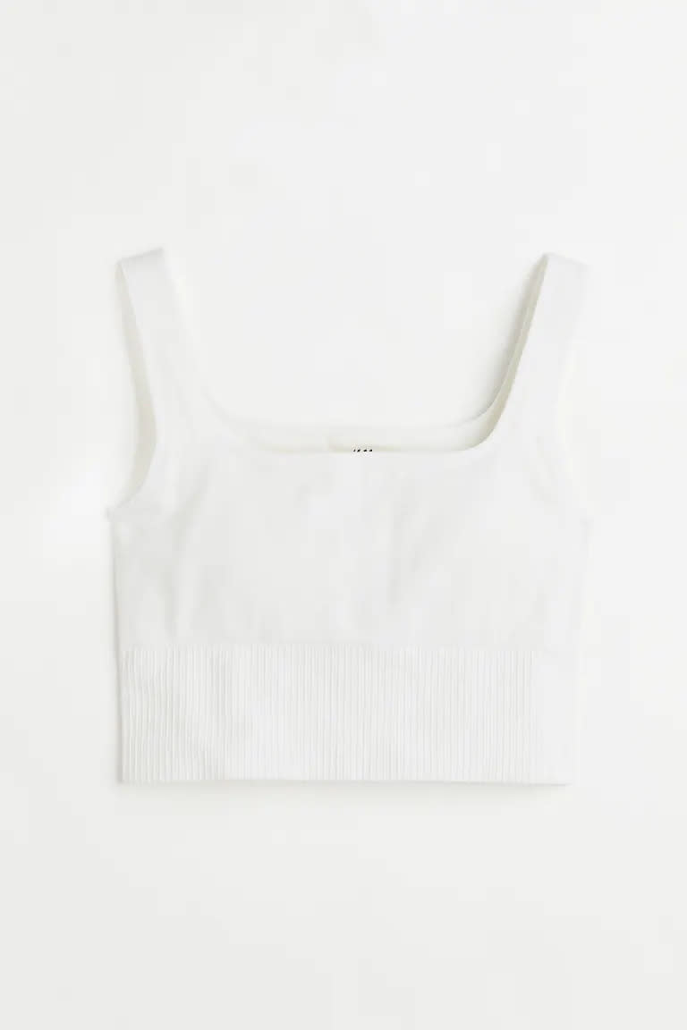 Bra Top推薦｜8大盛夏必備吊帶Bra Top品牌推介 低至$62入手無鋼圈款/Uniqlo性價比最高！修腰顯瘦、不透底防走光