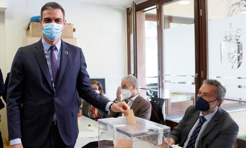 The Spanish PM, Pedro Sanchez, casts his ballot