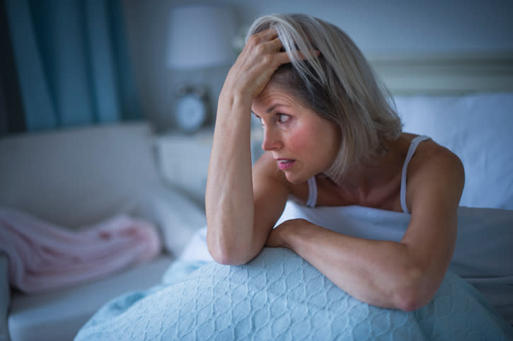 Las noches sin dormir podrían perjudicar al corazón. Foto: Tetra Images / Getty Images