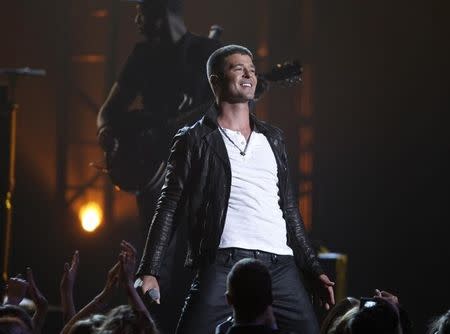 Singer Robin Thicke performs "Get Her Back" at the 2014 Billboard Music Awards in Las Vegas, Nevada May 18, 2014. REUTERS/Steve Marcus