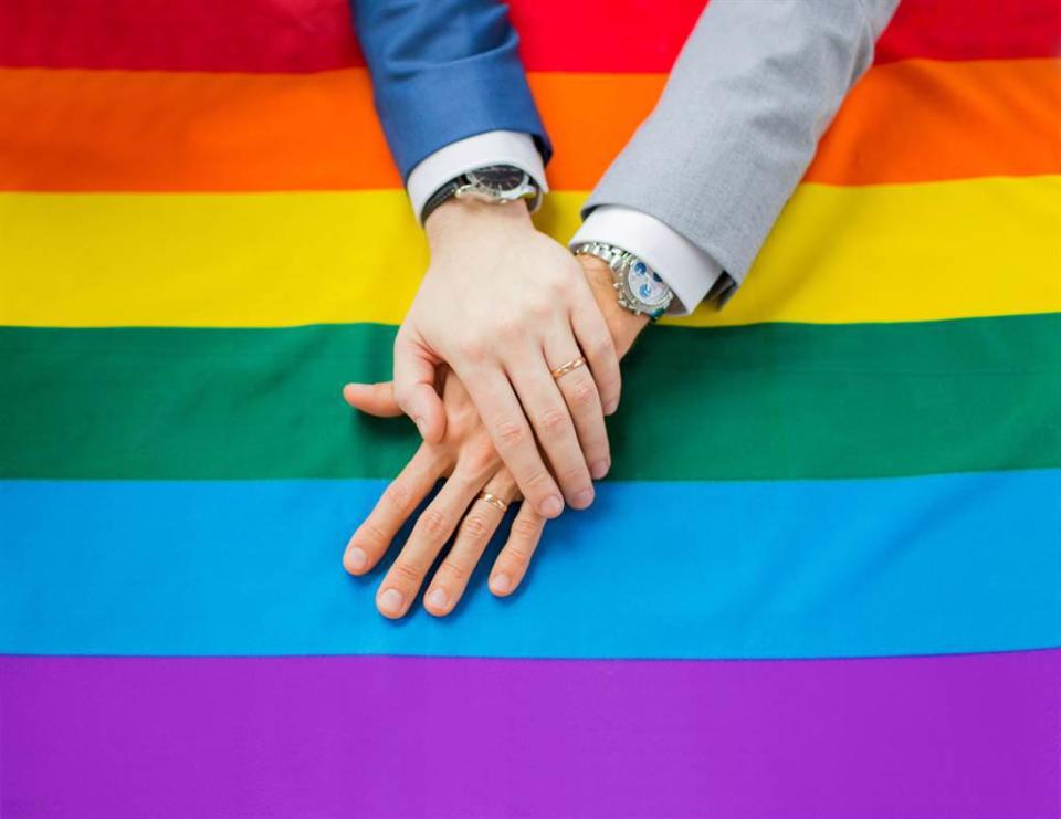 立院初審通過 同性配偶可共同收養子女（示意圖/shutterstock）