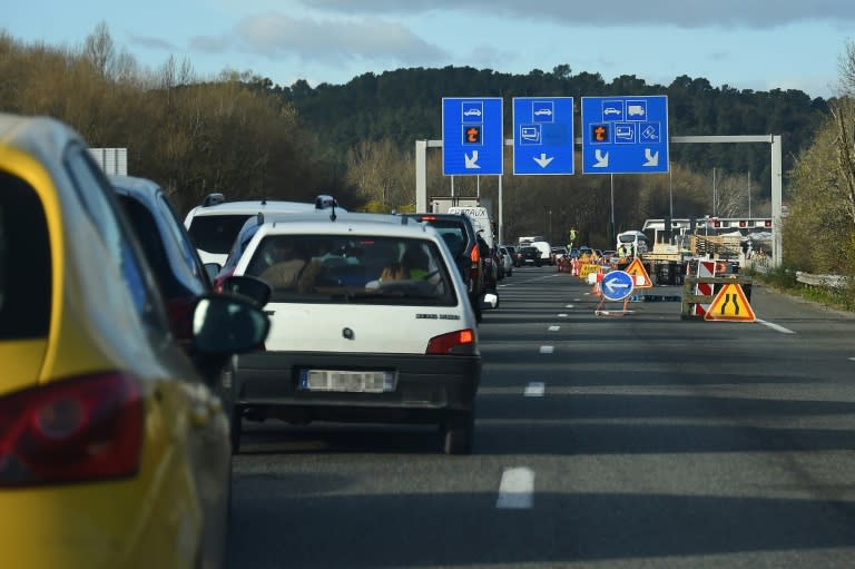 Anti-government roadblocks by "yellow vest" protesters have caused disruption on the roads