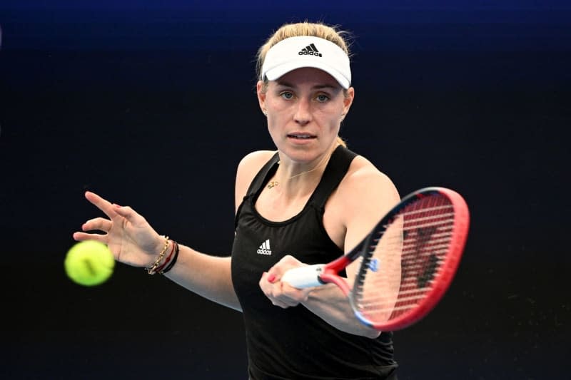 German tennis player Angelique Kerber in action during a practice session ahead of the 2024 United Cup tennis tournament at Sydney Olympic Park Tennis Centre. Dan Himbrechts/AAP/dpa