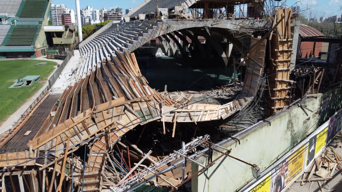 Ferro Carril Oeste arcos de madera - LA NACION