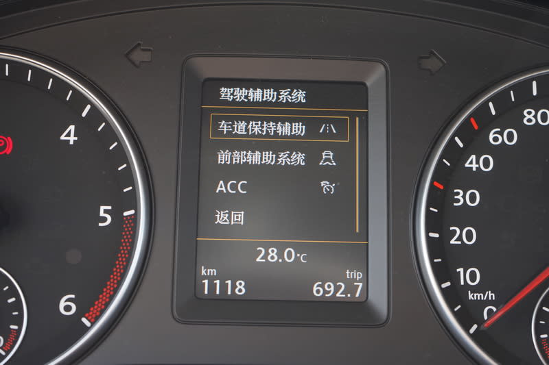 系統囊括有ACC、Front Assist、AEB、 Lane Assist、車道偏移警示、 Light Assist、 MCB、疲勞駕駛警示、 Parkpilot PDC、Rear Assist等功能