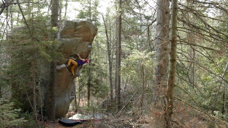 <span class="article__caption">Brendan Baars on “Rogue Pogue” (V5). In two short years, the developers have established several hundred problems between V0 and V13.</span> (Photo: DJ Viernes)