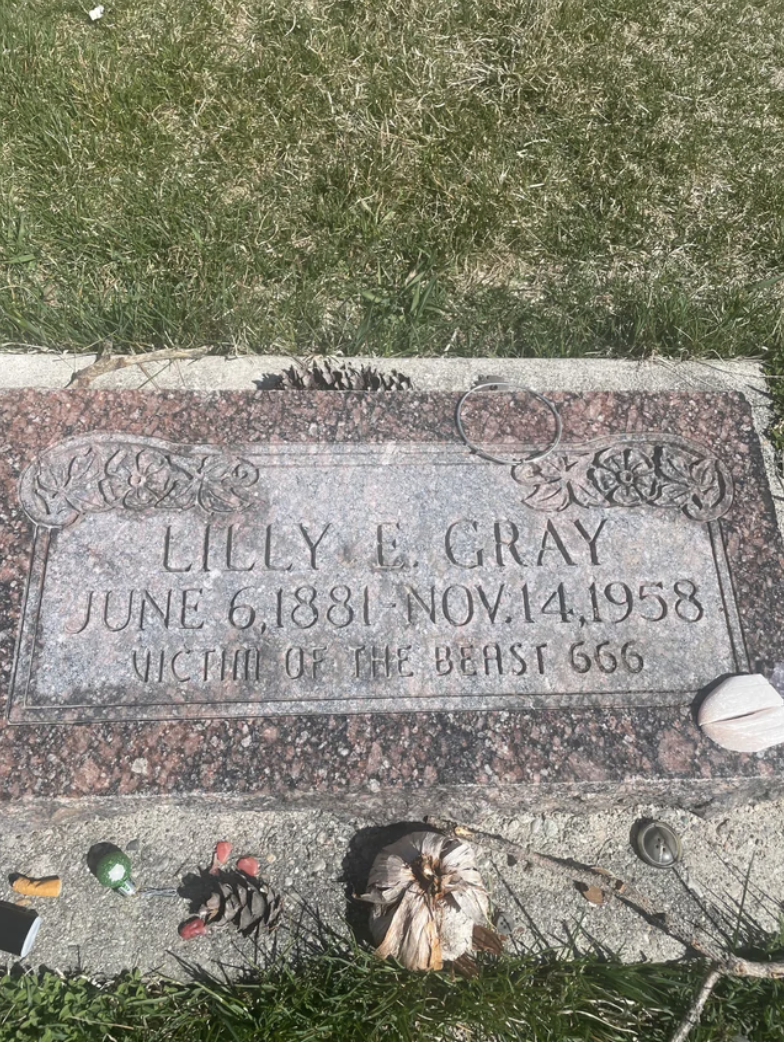 Lilly's gravestone