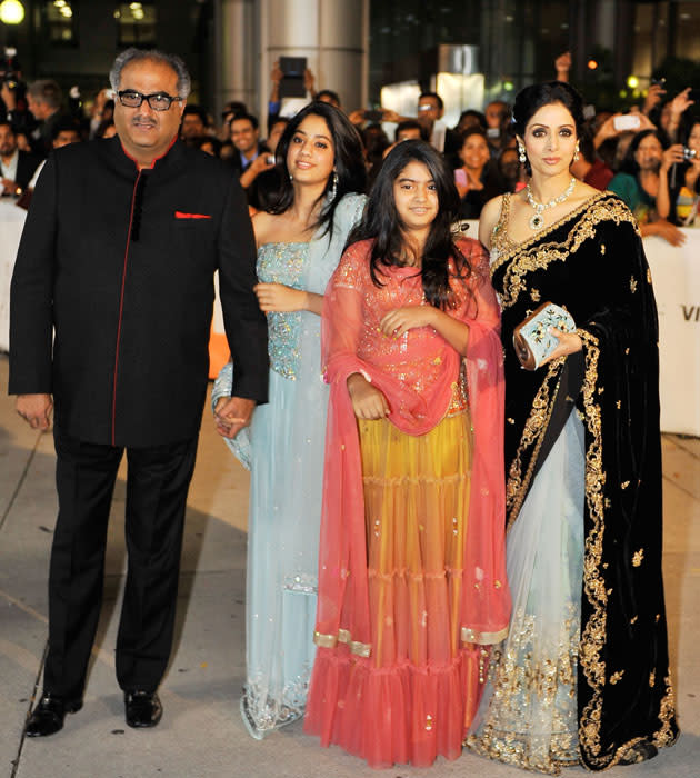 Sridevi with her husband Boney Kapoor and daughters Khushi and Jhanvi