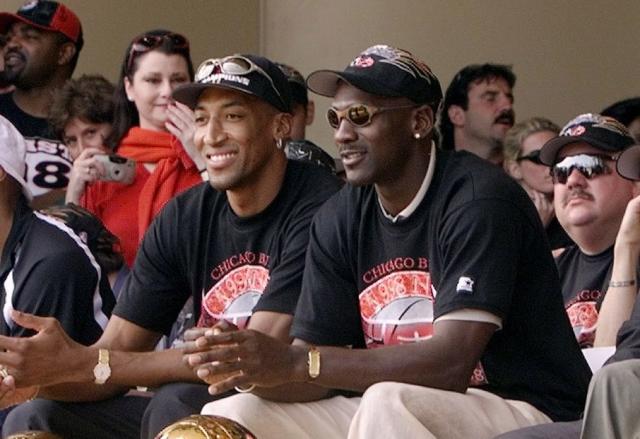 Scottie Pippen talks about Michael Jordan returning to NBA