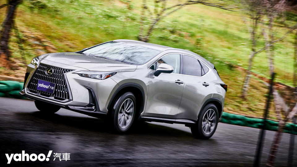 2022 Lexus大改款NX350h豪華版臨潭試駕！由內而生的質感加成！