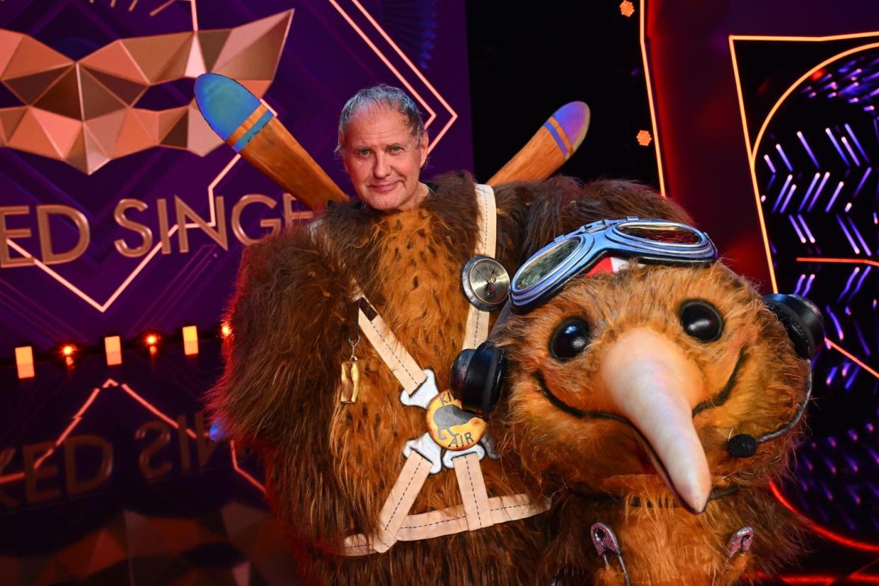 Keine Überraschung mehr, aber sensationell: Uwe Ochsenknecht wurde bei "The Masked Singer" als der Kiwi enttarnt. (Bild: ProSieben/Willi Weber)