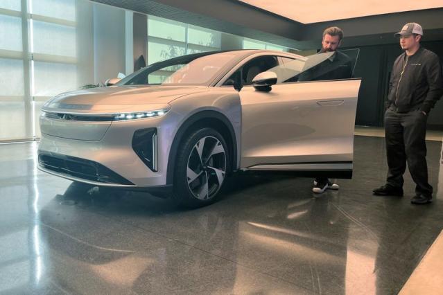 Lucid Gravity electric SUV unveiled with 440-mile range