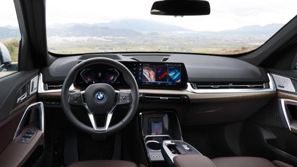 不分等級，10.25吋數位儀表與10.7吋iDrive 8車機都是全車系的標準配備。(圖片來源/ BMW)