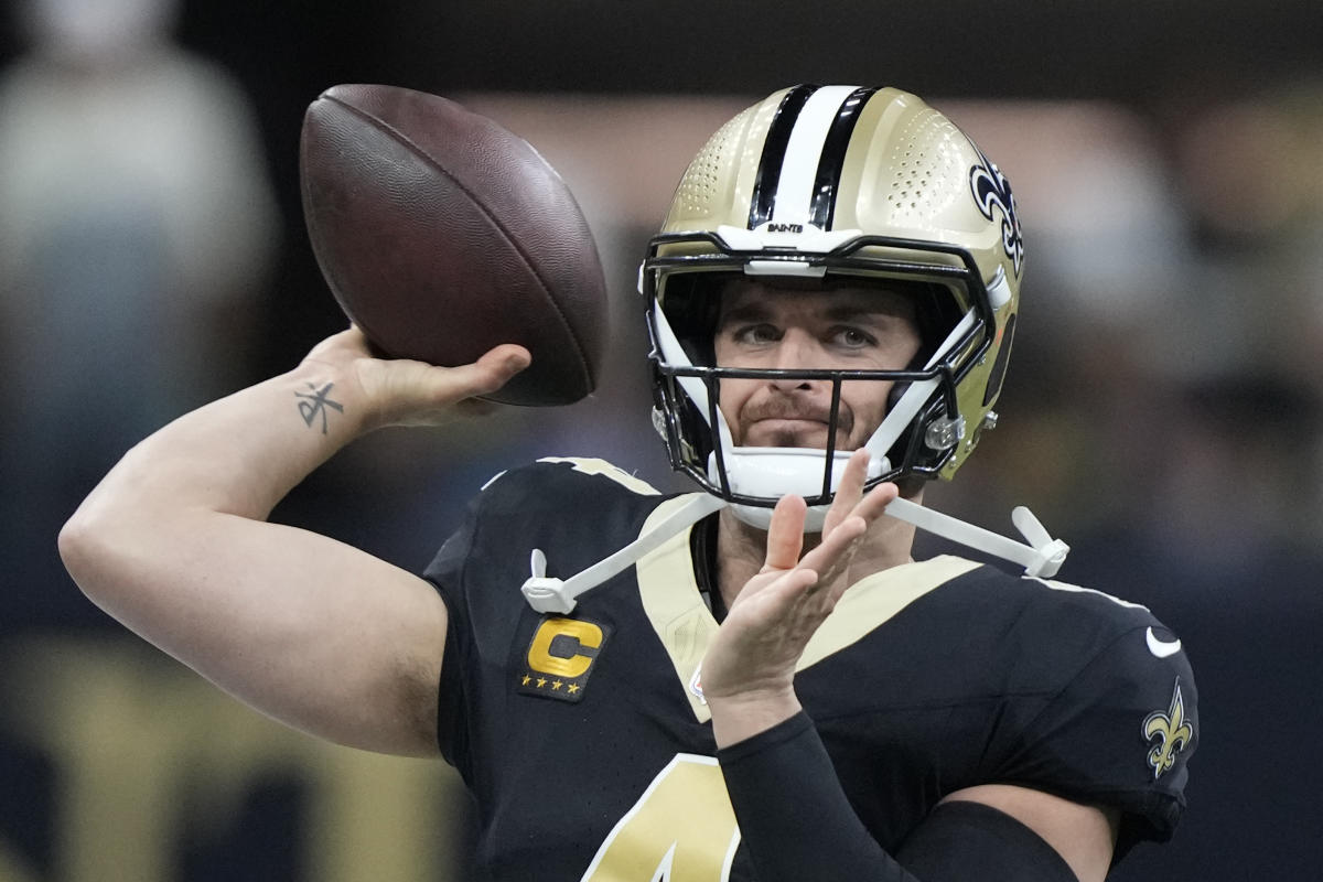 Saints QB Derek Carr starts against Tampa Bay one week after his shoulder  injury