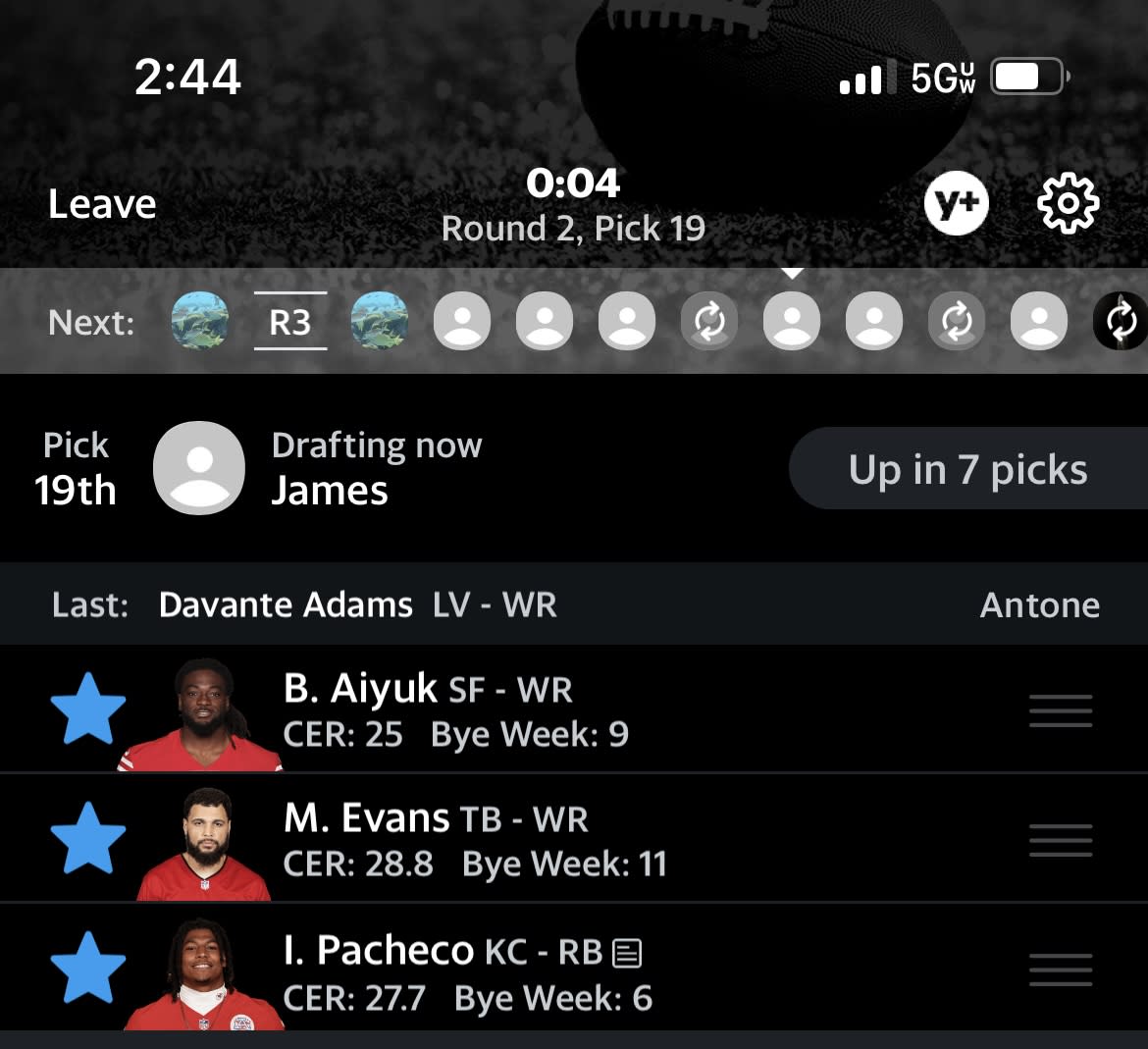 Add players to your draft queue by tapping the star next to their name. Your top queued player will be drafted automatically if you run out of time.