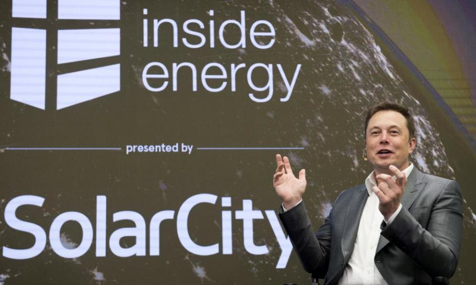 Lawsuits tangle Musk’s clean energy company SolarCity.