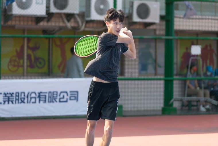 政治大學隊長陳奕均率隊以全勝之姿挺進複賽。海碩整合行銷提供