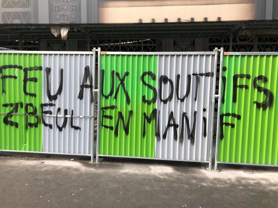 "Feu aux soutifs, zbeul en manif"