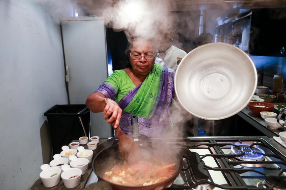 Parvathy explained that there was always a ‘high demand’ for her food whenever she came down to KL, as many would fall in love with her authentic Sri Lankan dishes.